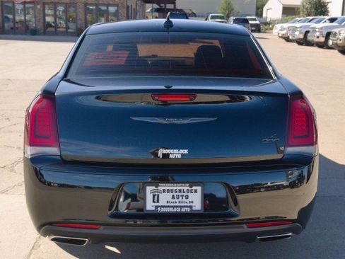 Used 2021 Chrysler 300 Touring w/ Sport Appearance Package RWD image 4