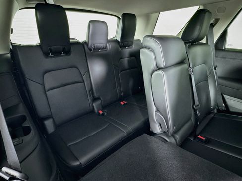 Used 2025 Nissan Pathfinder SL AWD/4WD image 27