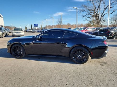 Used 2025 Ford Mustang Coupe image 5