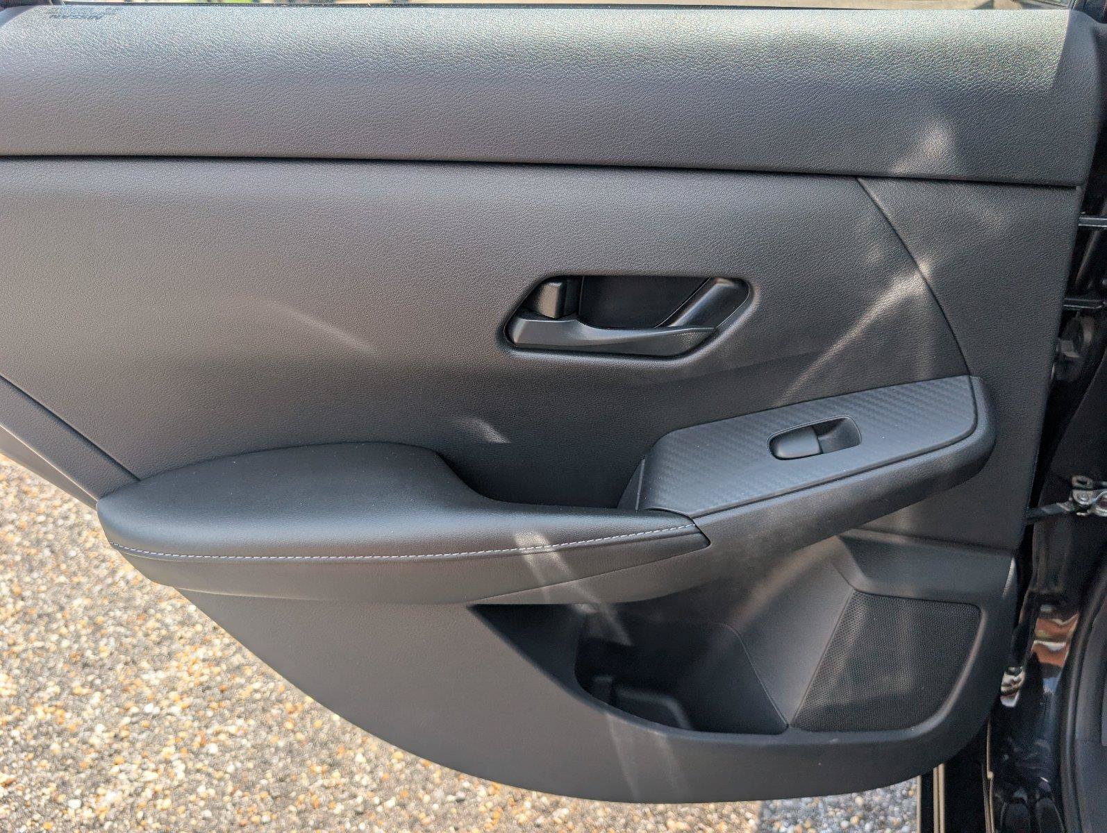 Used 2025 Nissan Sentra SV FWD image 36