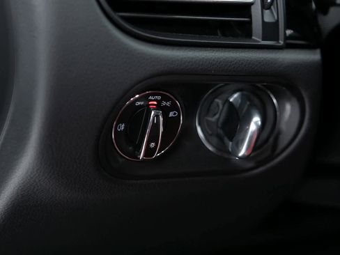 Certified 2025 Porsche Macan image 20