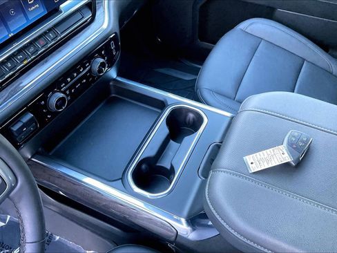 Used 2024 Chevrolet Silverado 3500 LTZ w/ LTZ Convenience Package image 17