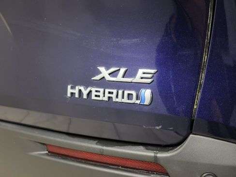 Used 2022 Toyota Sienna XLE image 16