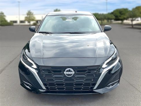 New 2025 Nissan Altima 2.5 SV image 2