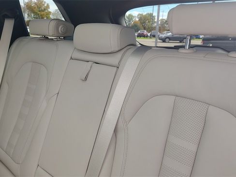 Used 2021 BMW X5 M50i image 32