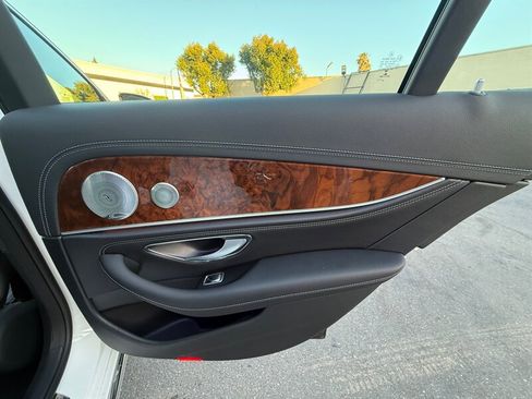 Used 2018 Mercedes-Benz E 300 image 35