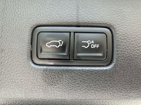 Used 2024 Kia Carnival EX FWD image 10