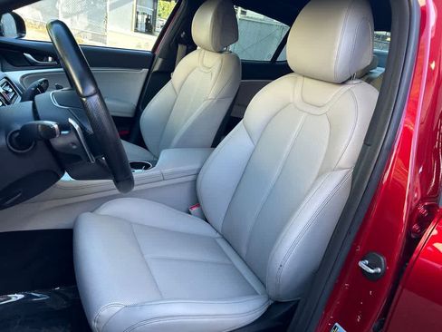Used 2022 Genesis G70 2.0T RWD image 11