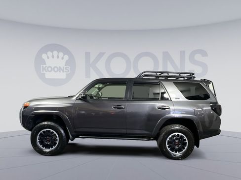 Used 2016 Toyota 4Runner SR5 Premium image 2