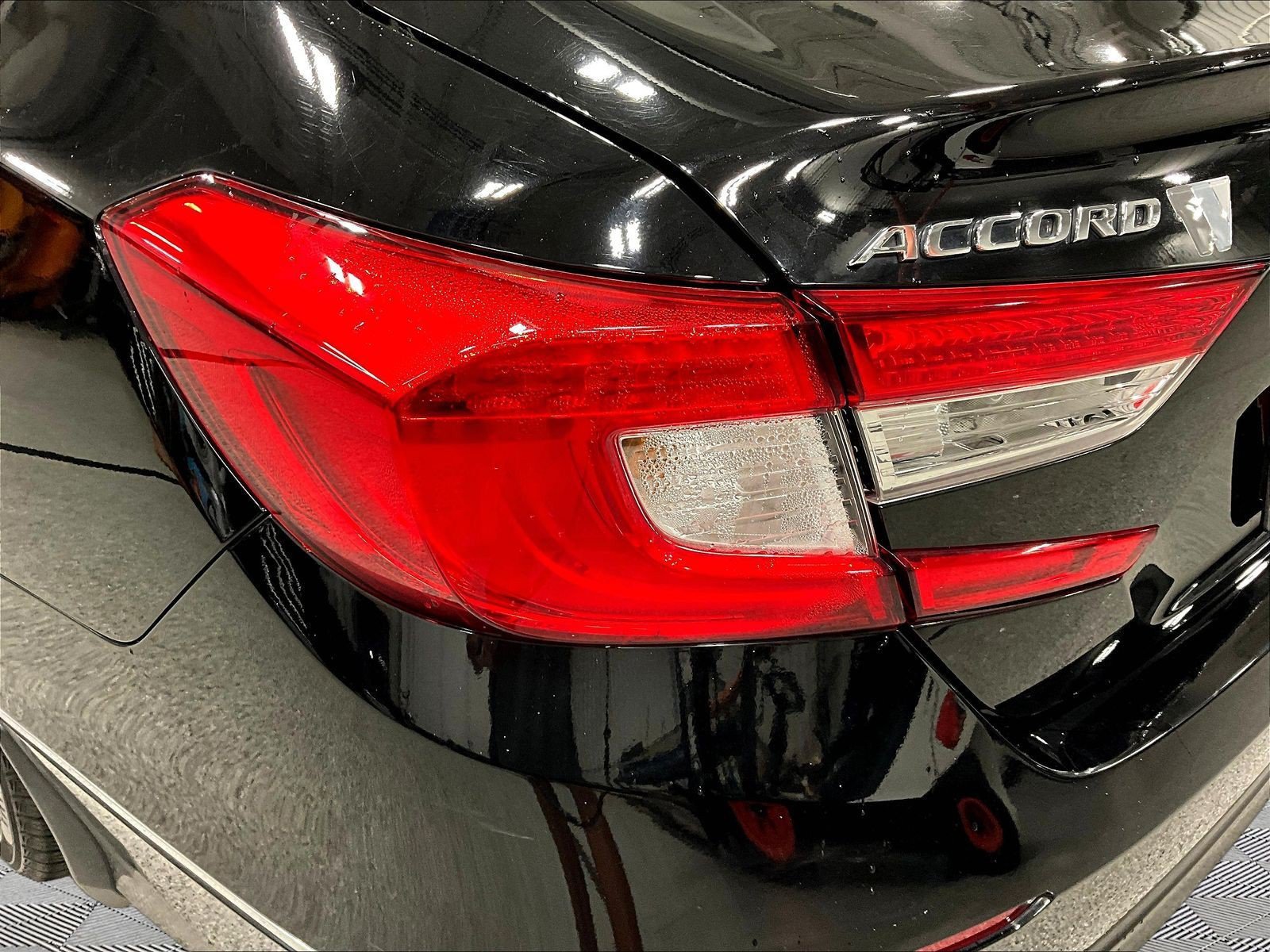 Used 2018 Honda Accord EX image 23