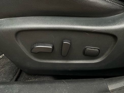 Used 2019 Nissan Rogue SL w/ Premium Package image 11