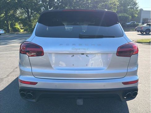 Used 2017 Porsche Cayenne S AWD/4WD image 5