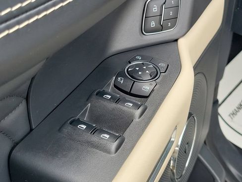 Used 2024 Ford Expedition Platinum AWD/4WD image 19