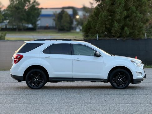 Used 2017 Chevrolet Equinox LT AWD/4WD image 7