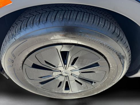 New 2026 Chevrolet Blazer EV LT w/ Super Cruise Package image 24