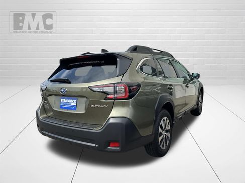 Used 2025 Subaru Outback Premium w/ Popular Package #1A AWD/4WD image 3