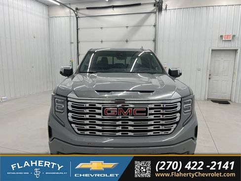 Used 2025 GMC Sierra 1500 Denali AWD/4WD image 7