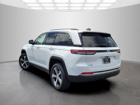 Used 2023 Jeep Grand Cherokee 4WD 4xe image 8