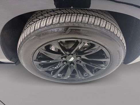 Certified 2025 Cadillac Escalade ESV Sport Platinum image 15