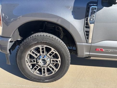 Used 2024 Ford F250 Limited w/ FX4 Off-Road Package image 9