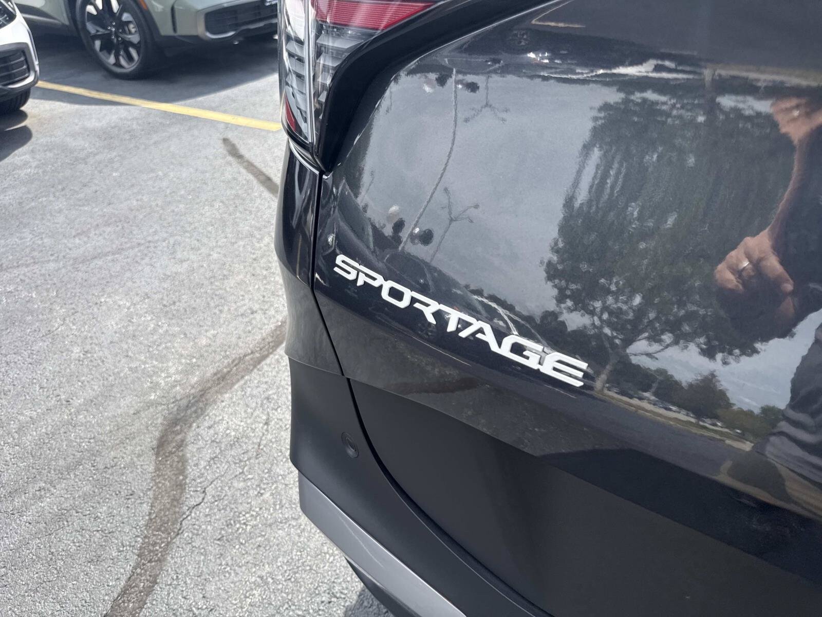 Used 2026 Kia Sportage EX FWD image 5