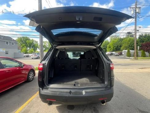 Used 2021 Chevrolet Traverse LT AWD/4WD image 9