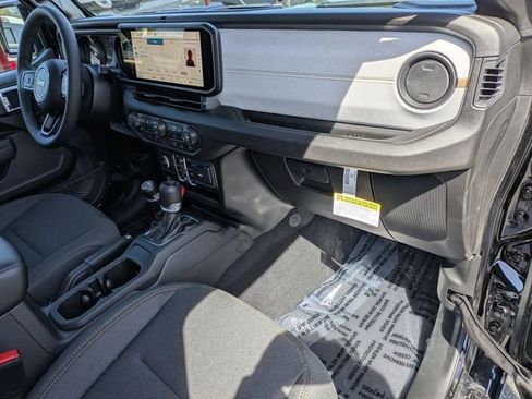 New 2026 Jeep Gladiator Sport AWD/4WD image 35