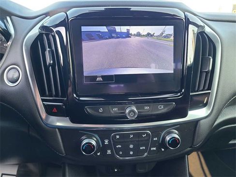 Used 2023 Chevrolet Traverse LT image 30