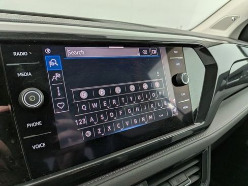 Used 2022 Volkswagen Taos SEL w/ Panoramic Sunroof Package image 21