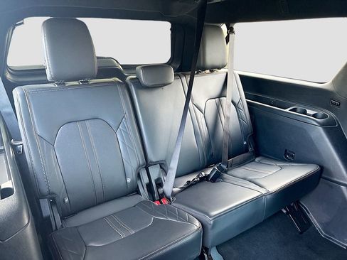 Used 2024 Ford Expedition Max Platinum image 29