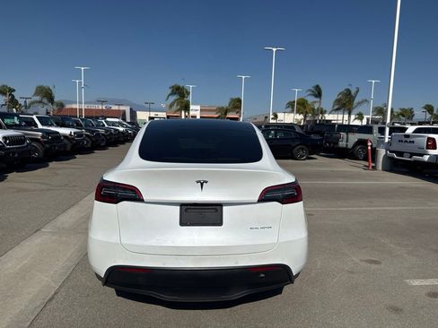 Used 2021 Tesla Model Y Long Range AWD/4WD image 7