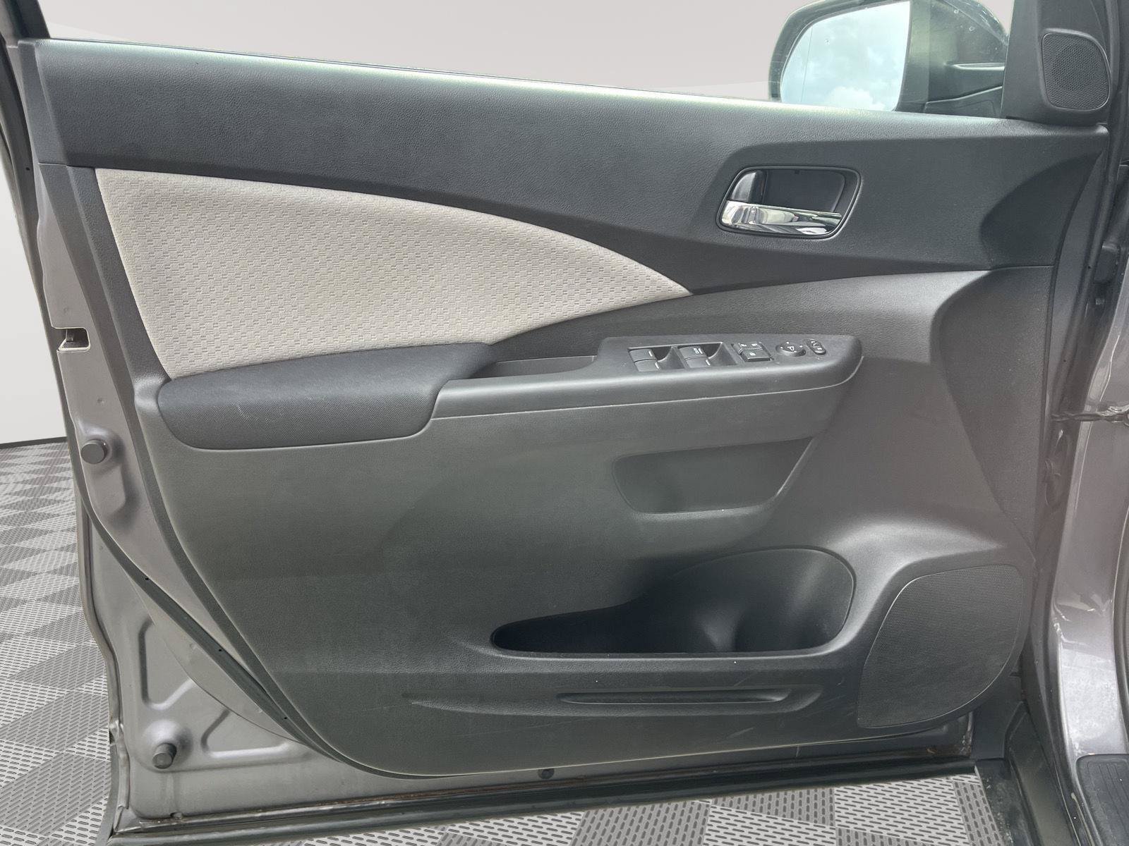 Used 2015 Honda CR-V EX image 18