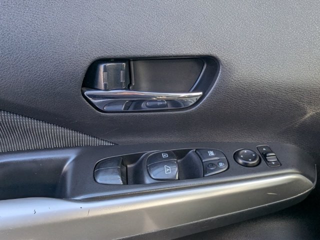 Certified 2020 Nissan Kicks SV w/ Exterior Package FWD image 14