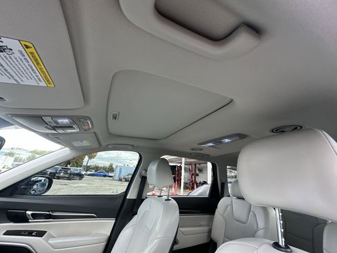 Certified 2024 Kia Telluride S w/ S Sunroof Package image 15