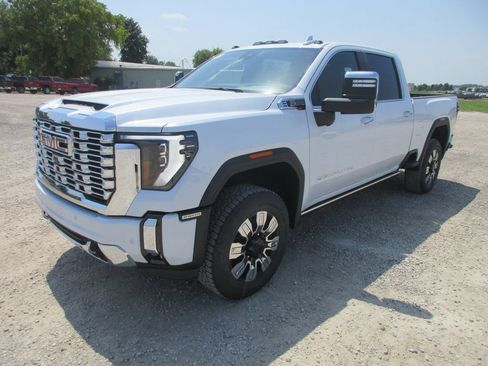 New 2026 GMC Sierra 2500 Denali w/ Denali Reserve Package AWD/4WD image 11