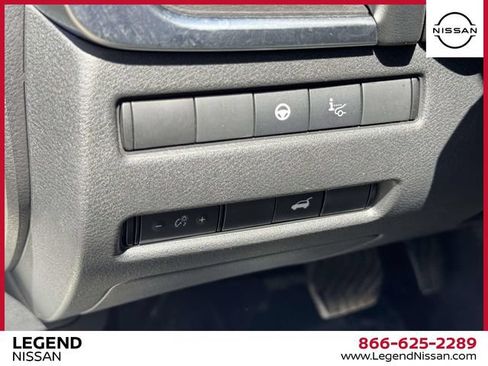 Certified 2023 Nissan Rogue Platinum w/ Platinum Premium Package AWD/4WD image 18