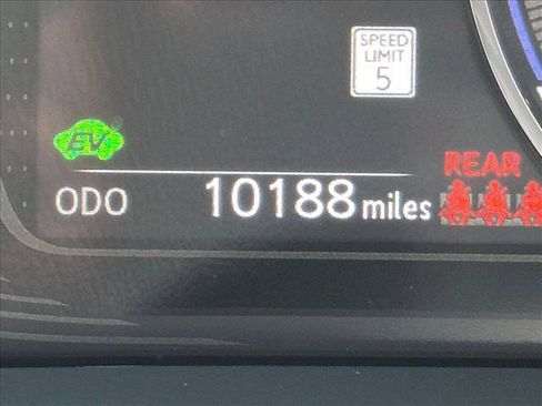 Used 2025 Lexus ES 300h w/ Premium Package FWD image 6