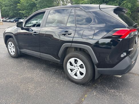 Used 2024 Toyota RAV4 LE AWD/4WD image 5