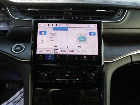 Used 2023 Jeep Grand Cherokee Limited image 26