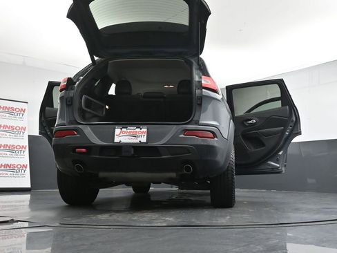 Used 2014 Jeep Cherokee Trailhawk w/ Comfort/Convenience Group image 44