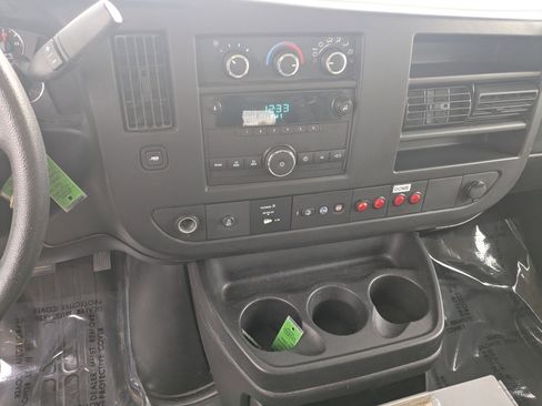 Used 2014 Chevrolet Express 2500 w/ Cold Climate Package image 26
