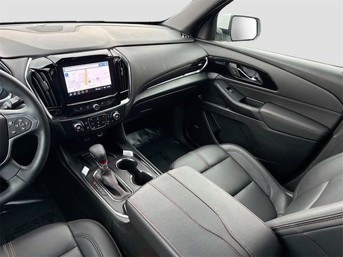 Used 2023 Chevrolet Traverse RS image 24