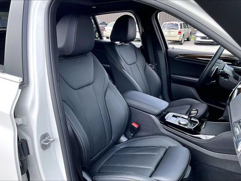Certified 2025 BMW X4 xDrive30i w/ Convenience Package AWD/4WD image 29