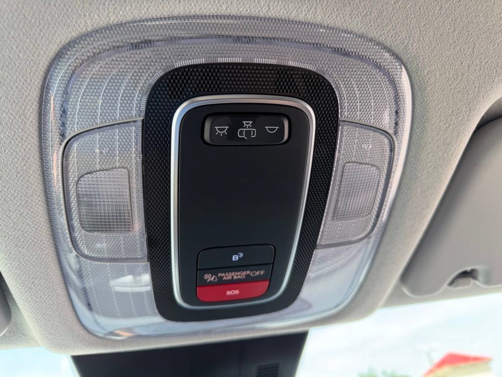 Used 2024 Hyundai Kona SEL FWD image 31