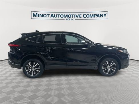 Used 2023 Toyota Venza LE image 9