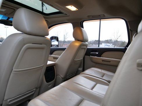 Used 2011 GMC Sierra 3500 Denali image 25