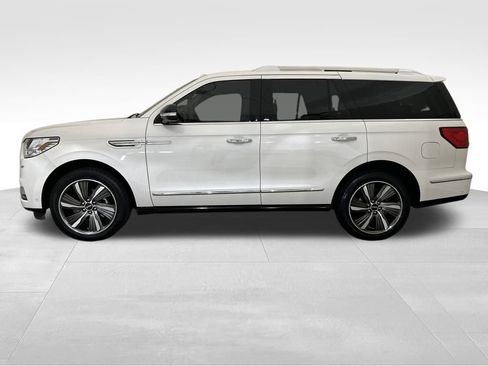 Used 2019 Lincoln Navigator Reserve image 2