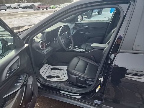 Used 2025 Chevrolet Trax RS w/ Driver Confidence Package FWD image 11