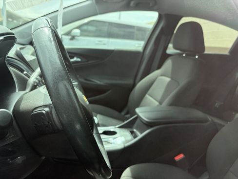 Used 2018 Chevrolet Malibu LT FWD image 6