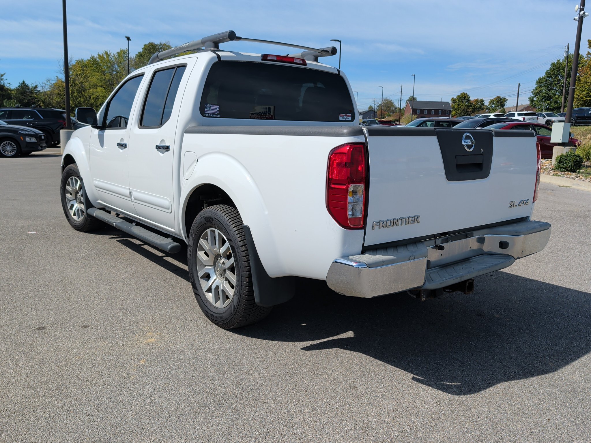Used 2011 Nissan Frontier SL w/ Moonroof Pkg AWD/4WD image 4